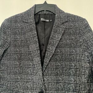 7th Avenue Black and White Textured Notch Lapel Blazer. Preowned